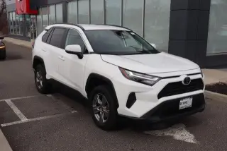 Toyota RAV4 2024 AWD XLE 4dr SUV