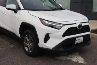 Toyota RAV4 2024 AWD XLE 4dr SUV
