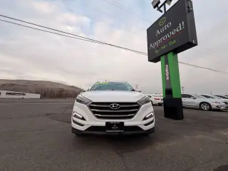 2016 Hyundai TUCSON
SE