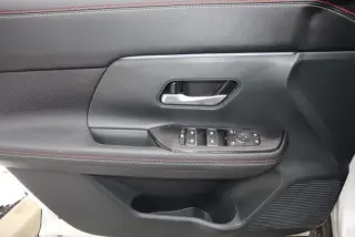 Nissan Kicks 2025 AWD SR 4dr Crossover