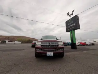 2010 Lincoln Navigator
Base