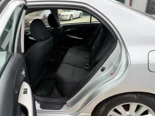 2010 Toyota Corolla Base 5-Speed MT