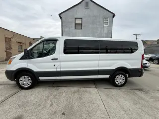 2017 Ford Transit 350 Wagon Low Roof XLT 60/40 Pass. 148-in. WB