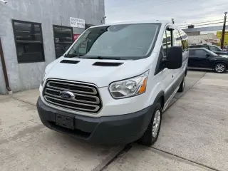 2017 Ford Transit 350 Wagon Low Roof XLT 60/40 Pass. 148-in. WB
