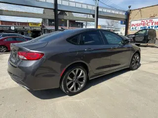 2015 Chrysler 200 S AWD