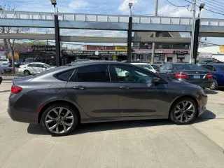 2015 Chrysler 200 S AWD
