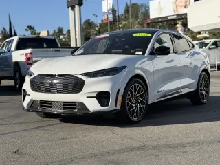 Ford Mustang Mach-E 2023 AWD GT SUV de 4 puertas