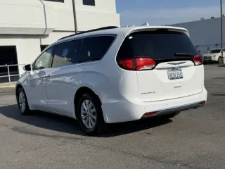 Chrysler Pacifica 2017 Touring-L 4dr Mini-Van