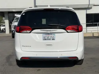 Chrysler Pacifica 2017 Touring-L 4dr Mini-Van