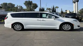 Chrysler Pacifica 2017 Touring-L 4dr Mini-Van