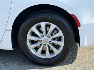 Chrysler Pacifica 2017 Touring-L 4dr Mini-Van