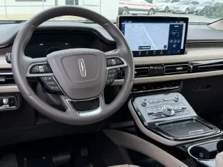 Lincoln Nautilus 2023 Reserve 4dr SUV