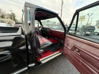 1989 Dodge D100 & W100
