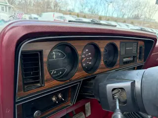 1989 Dodge D100 & W100