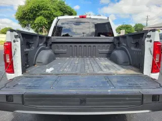 Ford F-150 2022 4x4 Platinum 4dr SuperCrew 6.5 ft. SB