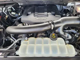 Ford F-150 2022 4x4 Platinum 4dr SuperCrew 6.5 ft. SB