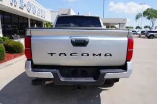 Toyota Tacoma 2024 4x2 SR5 4dr Double Cab 5.0 ft SB
