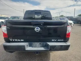 Nissan Titan 2021 4x4 SV 4dr Crew Cab 5.6 ft. SB