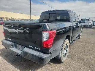 Nissan Titan 2021 4x4 SV 4dr Crew Cab 5.6 ft. SB