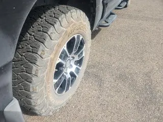 Nissan Titan 2021 4x4 SV 4dr Crew Cab 5.6 ft. SB