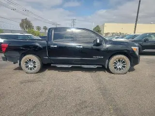 Nissan Titan 2021 4x4 SV 4dr Crew Cab 5.6 ft. SB