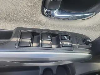 Nissan Titan 2021 4x4 SV 4dr Crew Cab 5.6 ft. SB