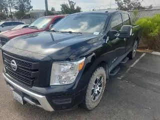 Nissan Titan 2021 4x4 SV 4dr Crew Cab 5.6 ft. SB