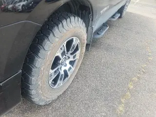 Nissan Titan 2021 4x4 SV 4dr Crew Cab 5.6 ft. SB