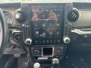 Jeep Wrangler Unlimited 2018 4x4 Sport 4dr SUV (midyear release)