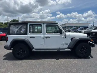 Jeep Wrangler Unlimited 2018 4x4 Sport 4dr SUV (midyear release)