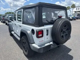 Jeep Wrangler Unlimited 2018 4x4 Sport 4dr SUV (midyear release)
