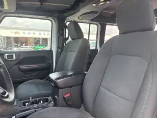 Jeep Wrangler Unlimited 2018 4x4 Sport 4dr SUV (midyear release)