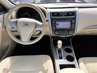 Nissan Altima 2015 2.5 SV 4dr Sedan
