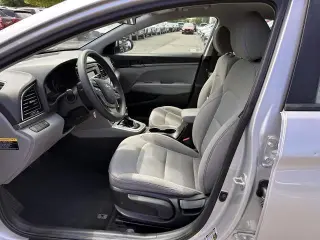 Hyundai ELANTRA 2017 SE 4dr Sedan 6M (US)