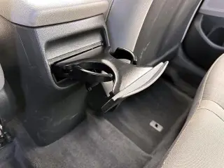 Hyundai ELANTRA 2017 SE 4dr Sedan 6M (US)