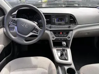 Hyundai ELANTRA 2017 SE 4dr Sedan 6M (US)