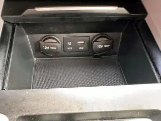 Hyundai ELANTRA 2017 SE 4dr Sedan 6M (US)