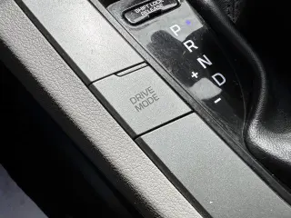 Hyundai ELANTRA 2017 SE 4dr Sedan 6M (US)