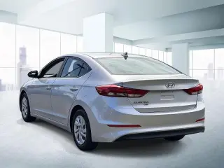 Hyundai ELANTRA 2017 SE 4dr Sedan 6M (US)