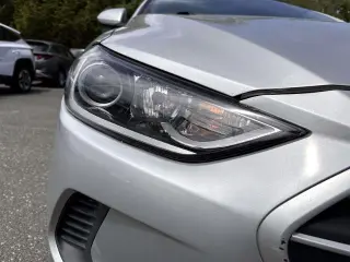 Hyundai ELANTRA 2017 SE 4dr Sedan 6M (US)