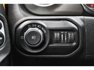Jeep Wrangler Unlimited 2019 4x4 Sahara 4dr SUV