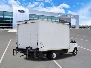 Ford E-Series 2022 E-350 SD 2dr 138 in. WB SRW Cutaway Chassis