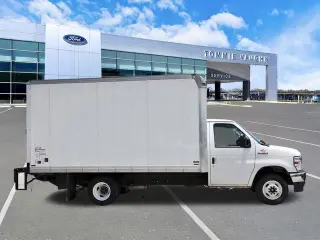 Ford E-Series 2022 E-350 SD 2dr 138 in. WB SRW Cutaway Chassis
