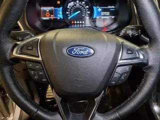 Ford Edge 2022 AWD Titanium 4dr Crossover