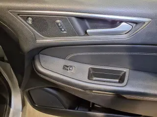 Ford Edge 2022 AWD Titanium 4dr Crossover