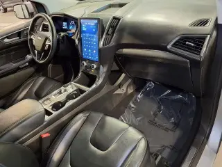 Ford Edge 2022 AWD Titanium 4dr Crossover