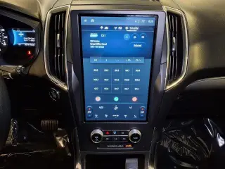 Ford Edge 2022 AWD Titanium 4dr Crossover