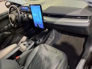 Ford Mustang Mach-E 2023 Select 4dr SUV