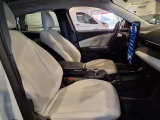 Ford Mustang Mach-E 2023 Premium 4dr SUV