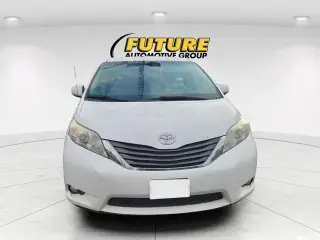Toyota Sienna 2013 XLE 7-Passenger Auto Access Seat 4dr Mini-Van